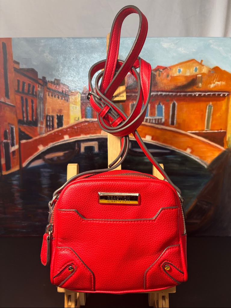 Keneth Cole Bright Red Pebbled Crossbody Purse